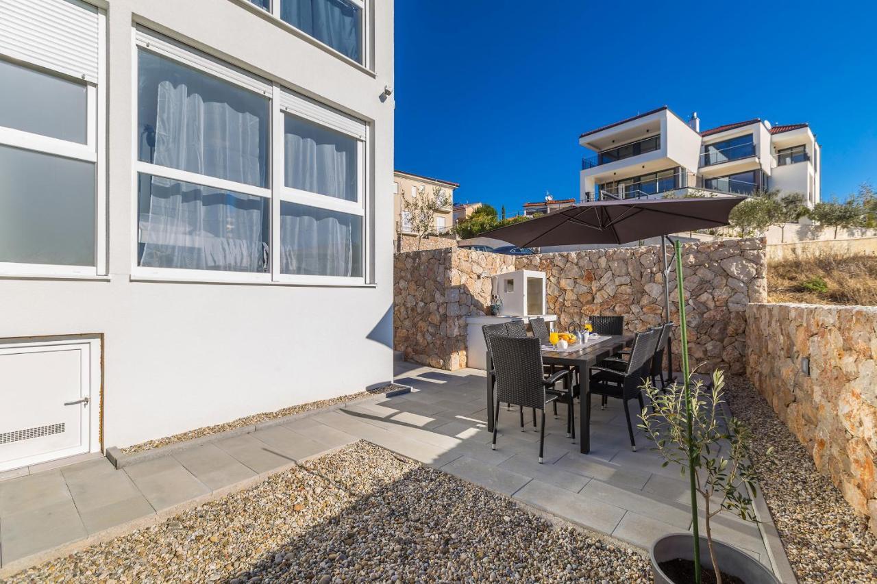 Apartments Solis Lacus Penthouse Njivice Exterior photo